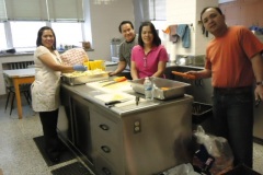 14-Filippinos-in-kitchen