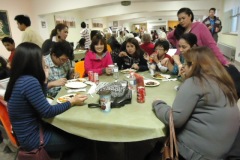 18-Filippinos-at-table