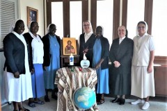 groupe-2020-avec-Mère-maria-dos-Anjos