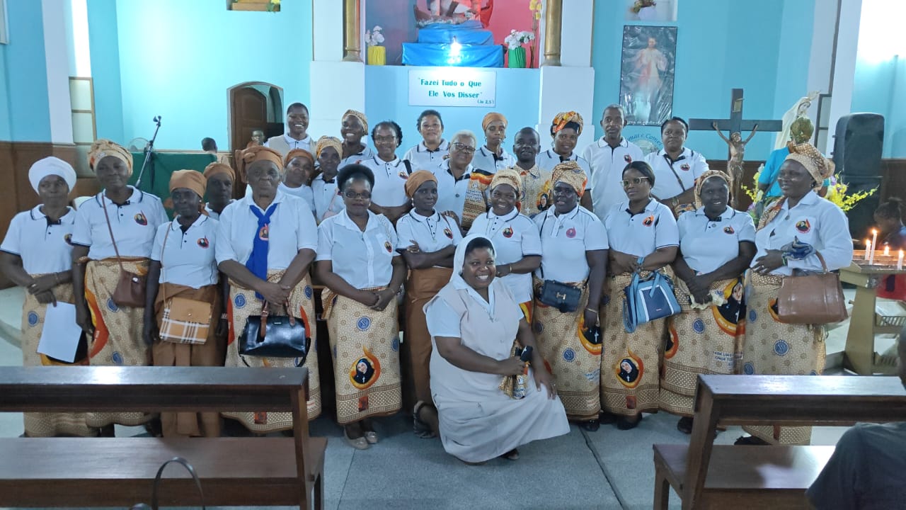 ASSOCIADOS MARIA RIVIER RENOVARAM SEU COMPROMISSO