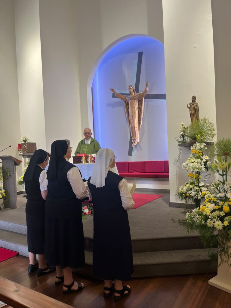 BODAS DE OURO E DE DIAMANTE DE VIDA CONSAGRADA
